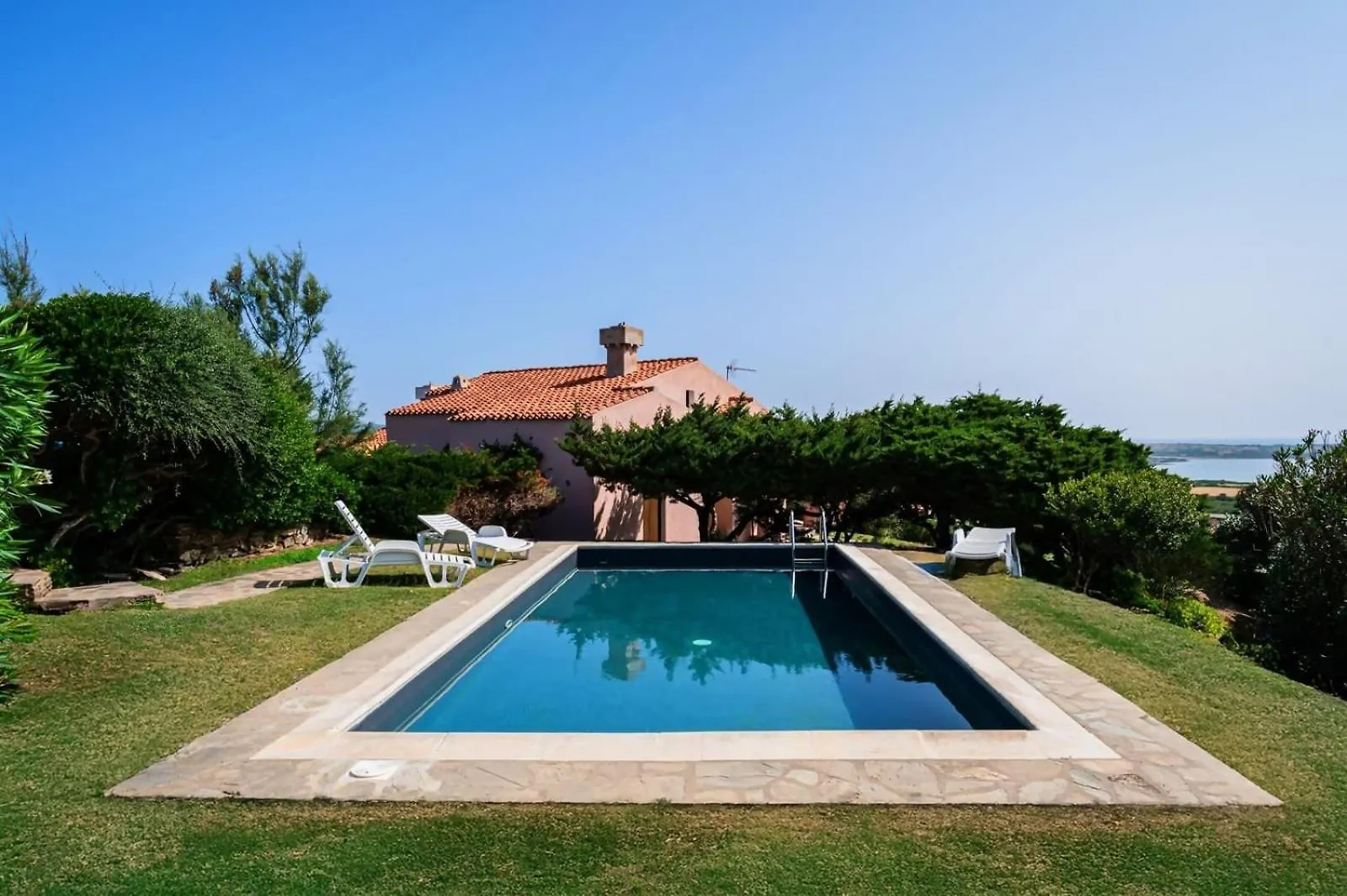 Contactos de Villa Agosto - Piscina Privata